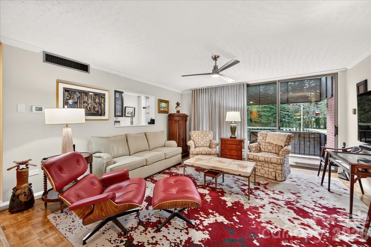 1300 Queens Road #209 — Charlotte
