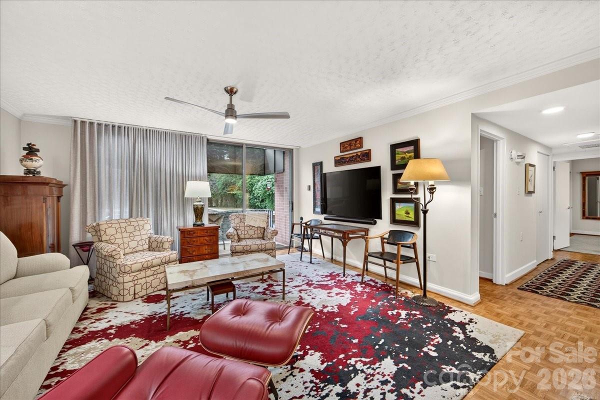 1300 Queens Road #209 — Charlotte