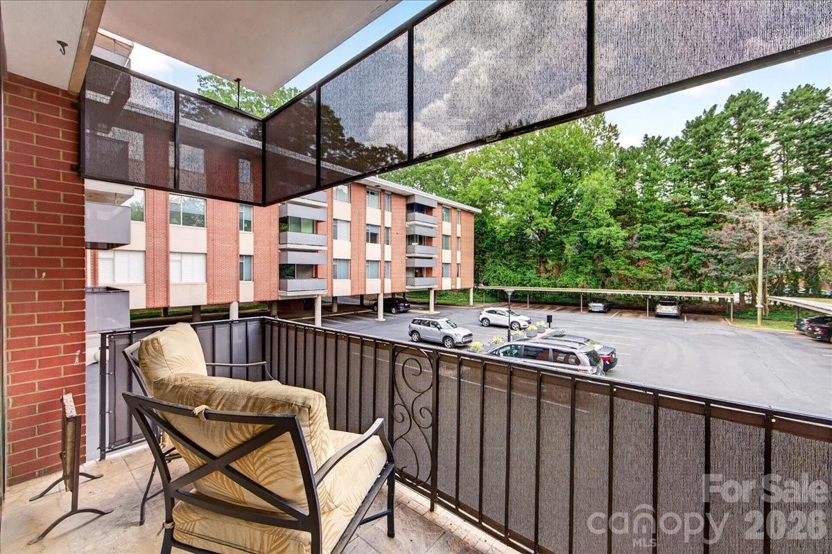 1300 Queens Road #209 — Charlotte