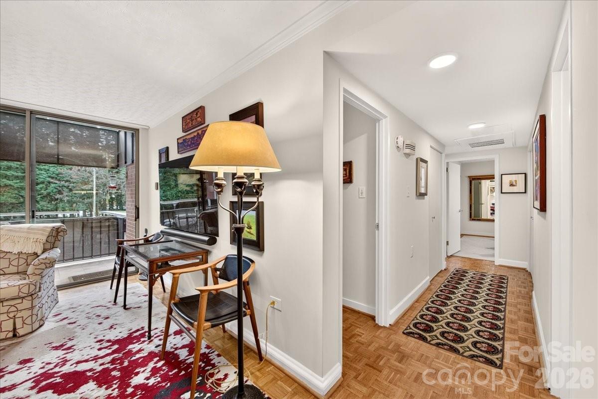 1300 Queens Road #209 — Charlotte