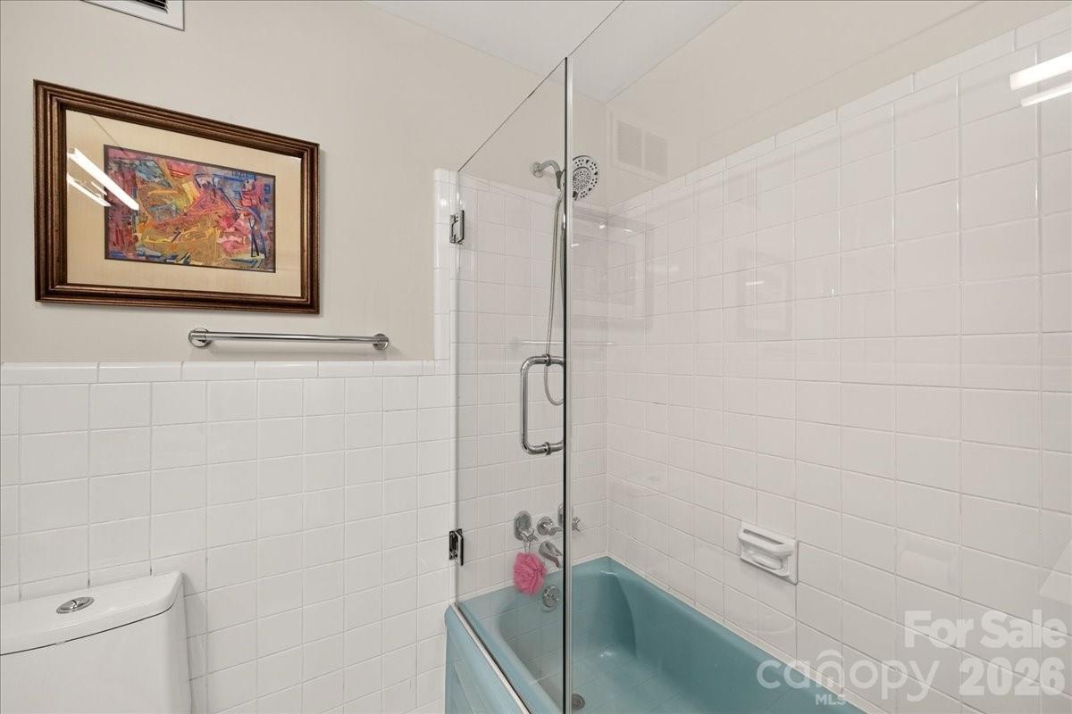 1300 Queens Road #209 — Charlotte