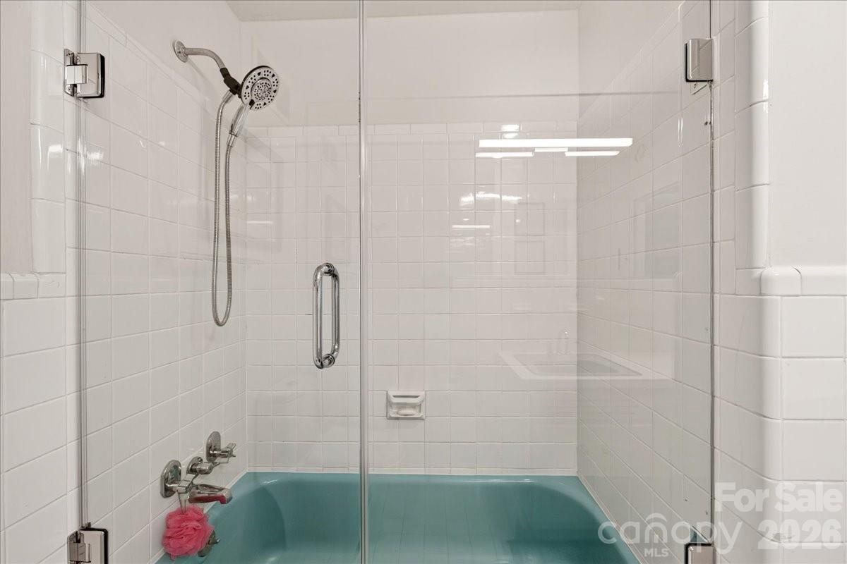 1300 Queens Road #209 — Charlotte