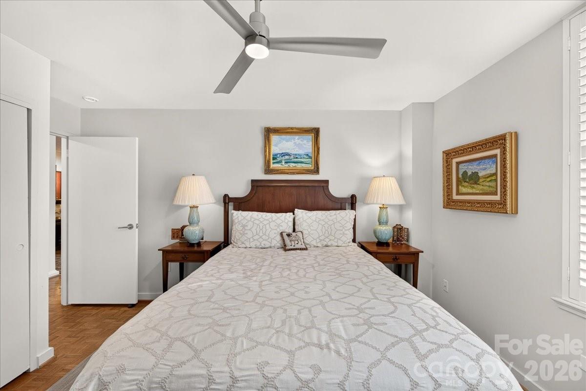 1300 Queens Road #209 — Charlotte