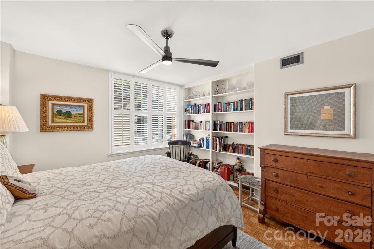 1300 Queens Road #209 — Charlotte