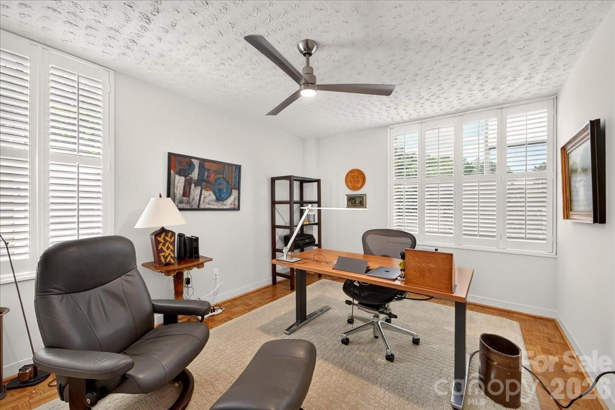 1300 Queens Road #209 — Charlotte