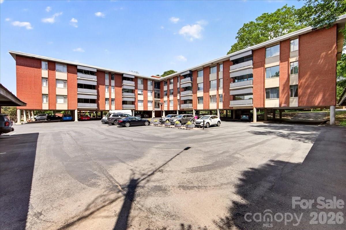1300 Queens Road #209 — Charlotte
