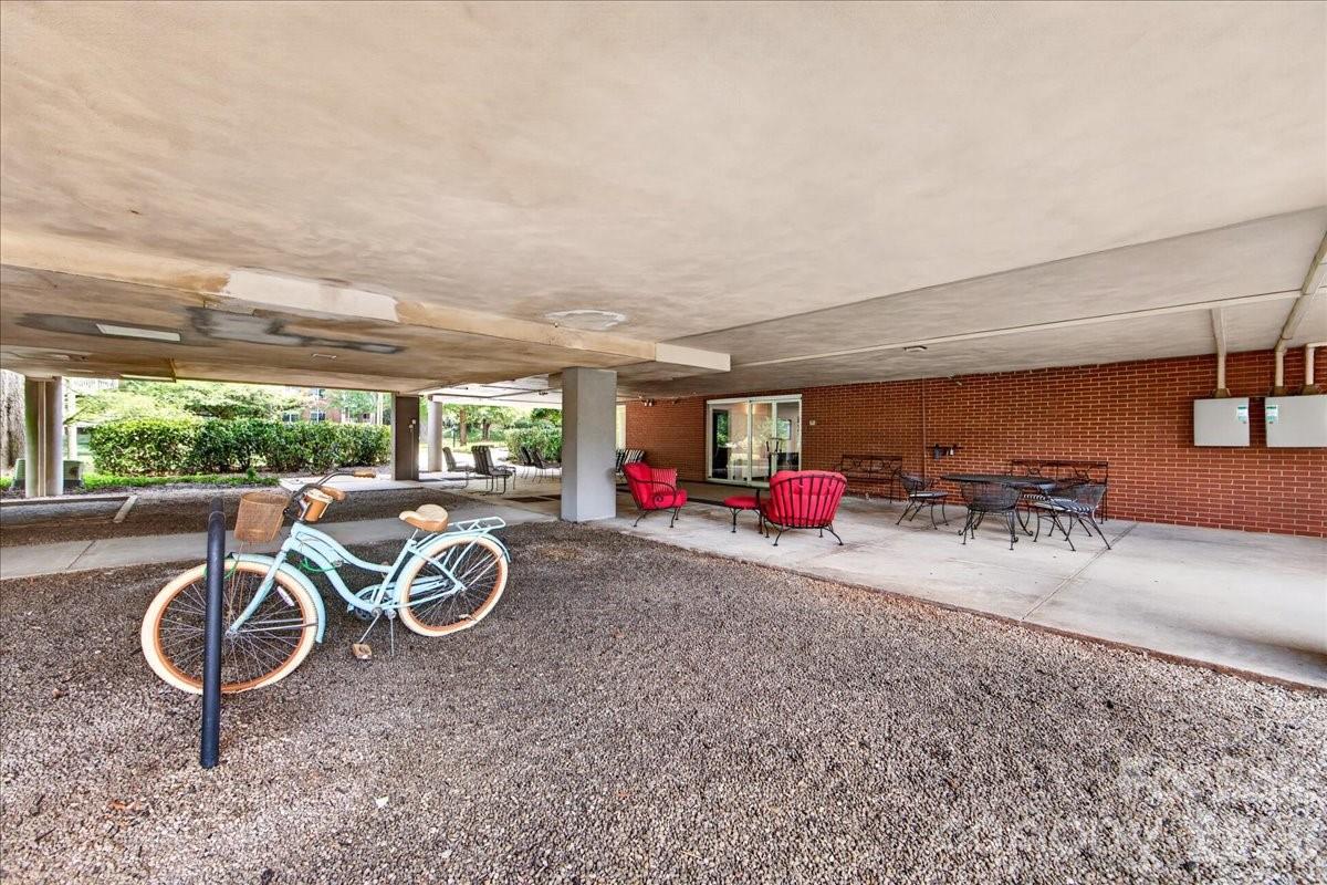 1300 Queens Road #209 — Charlotte