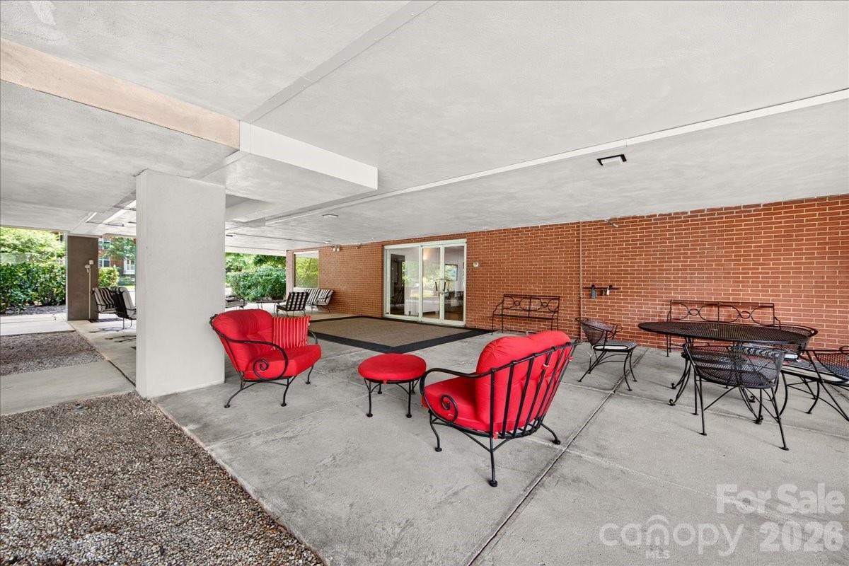1300 Queens Road #209 — Charlotte