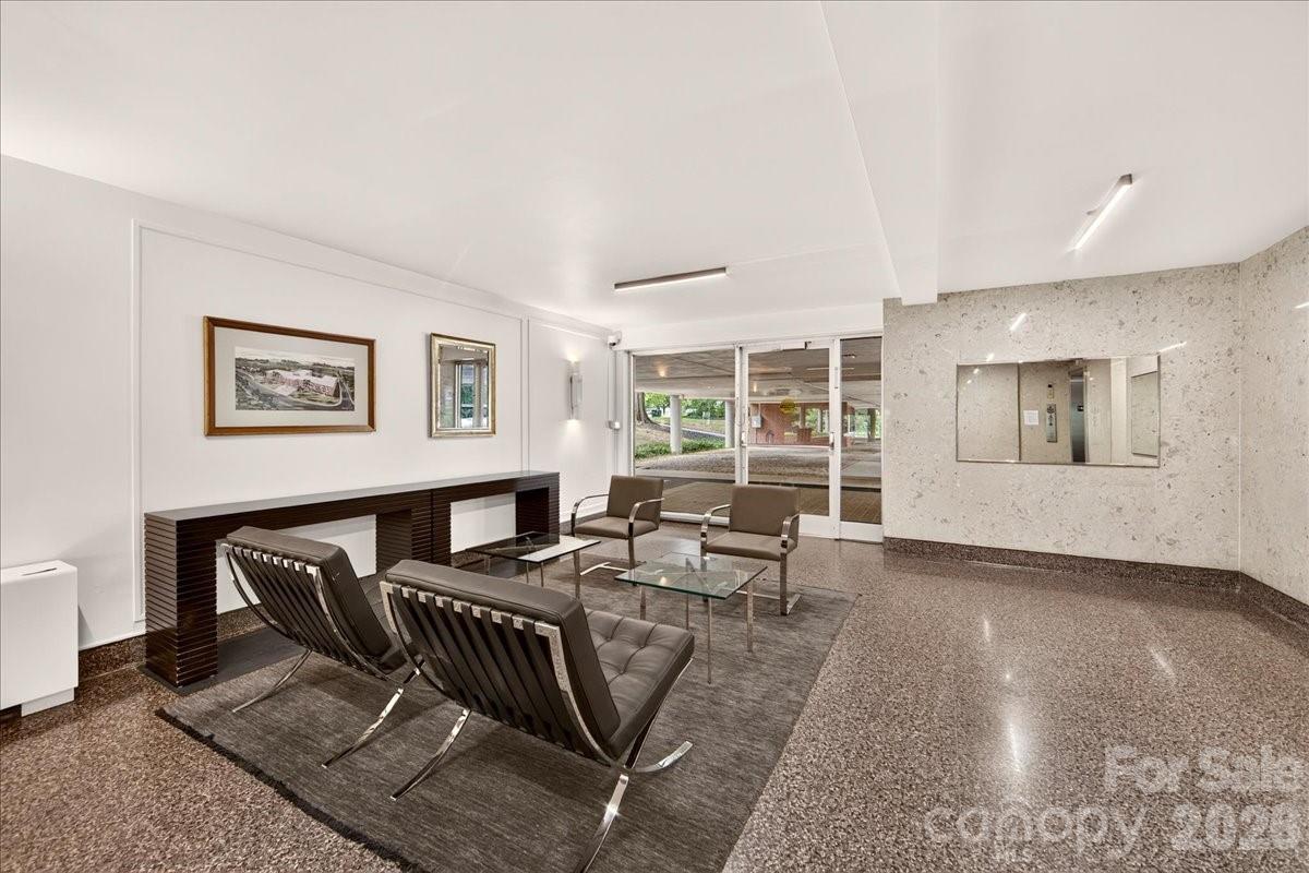 1300 Queens Road #209 — Charlotte