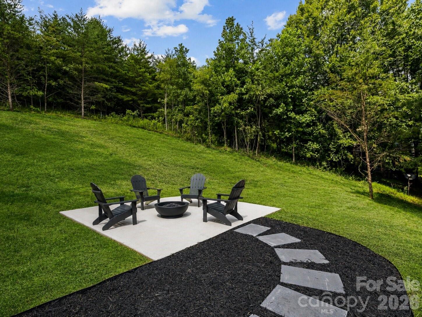 7 Spicebush Lane — Weaverville