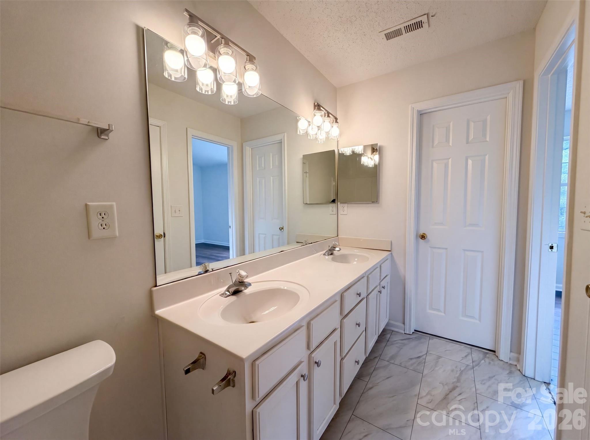 4165 Birch Leaf Court — Charlotte