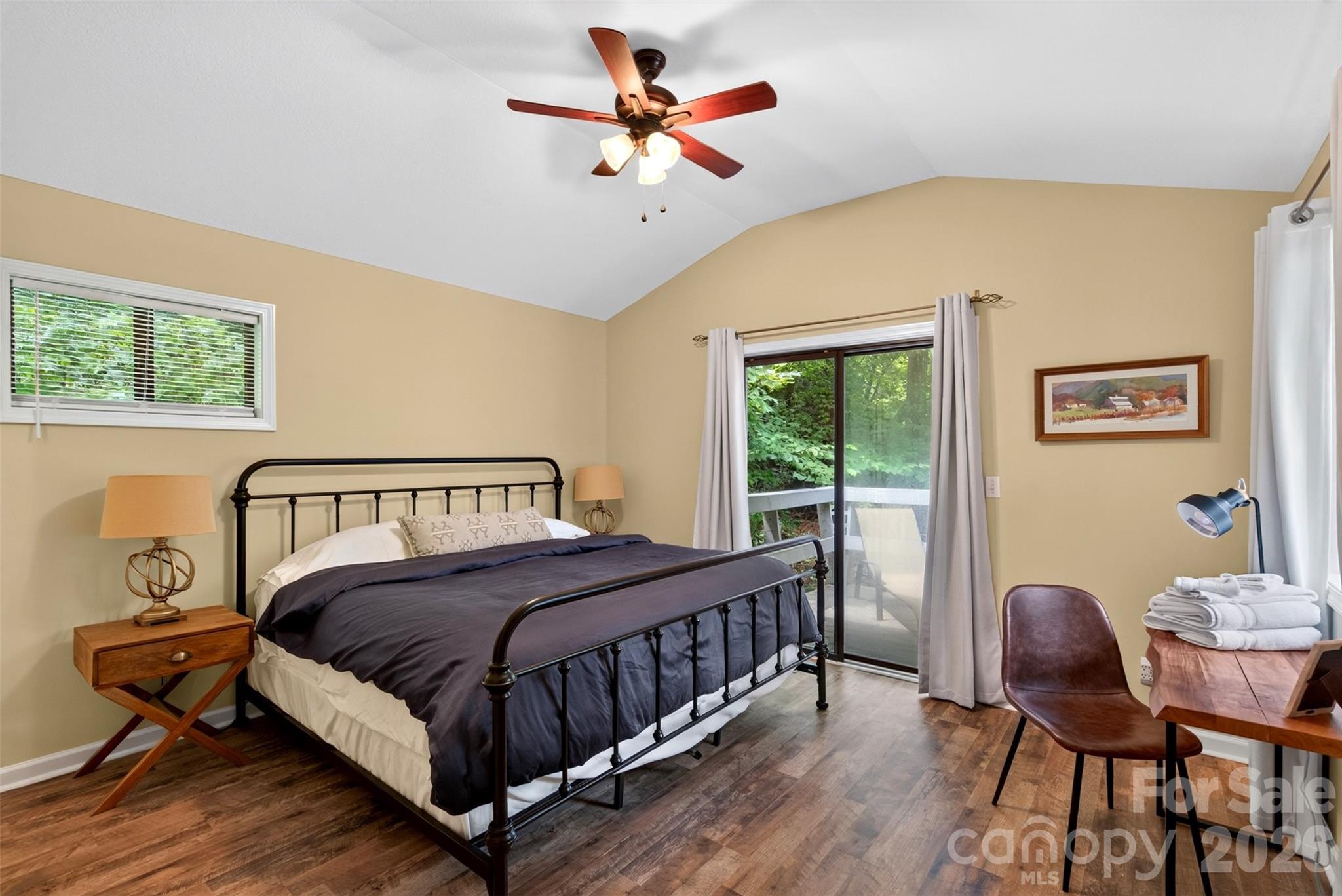 2 Bear Rock Loop Road — Hendersonville