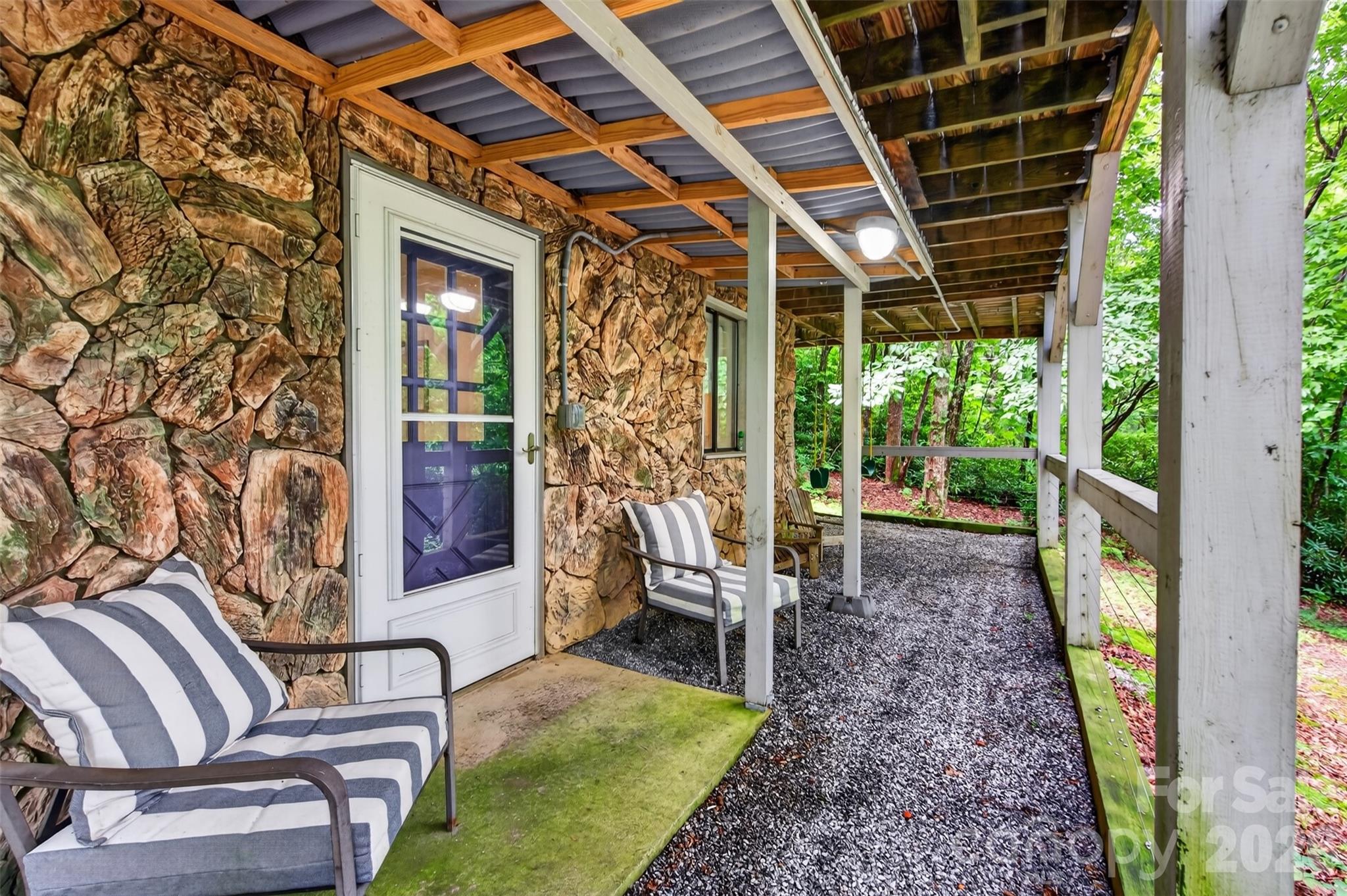2 Bear Rock Loop Road — Hendersonville