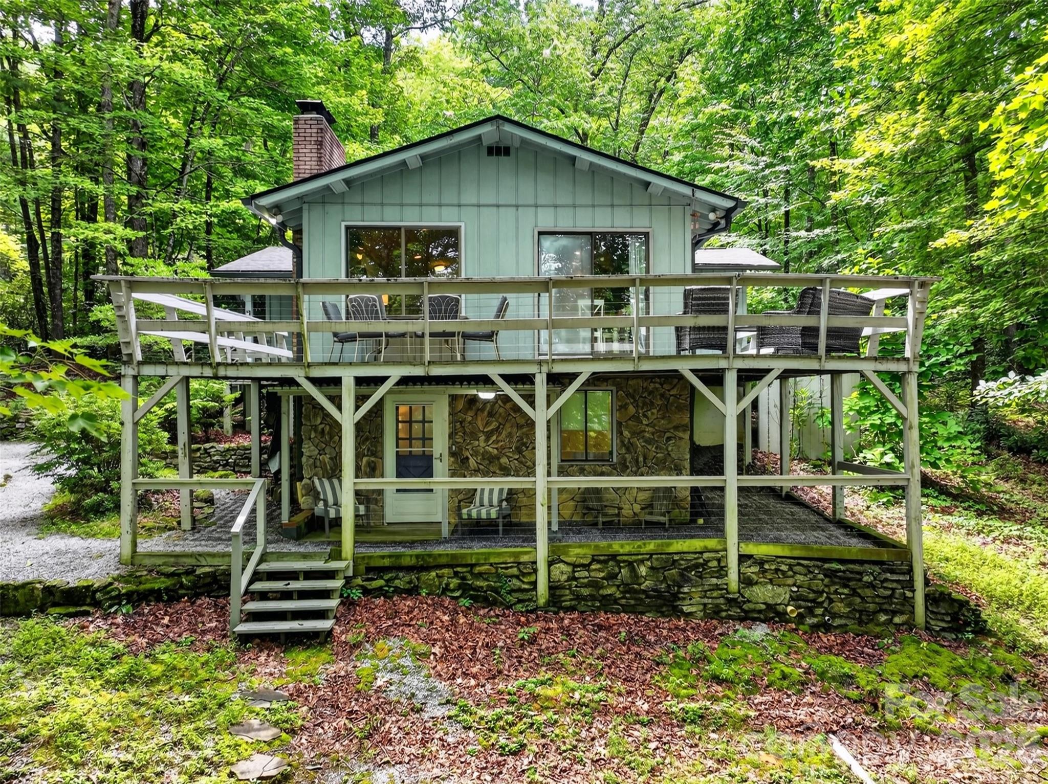 2 Bear Rock Loop Road — Hendersonville