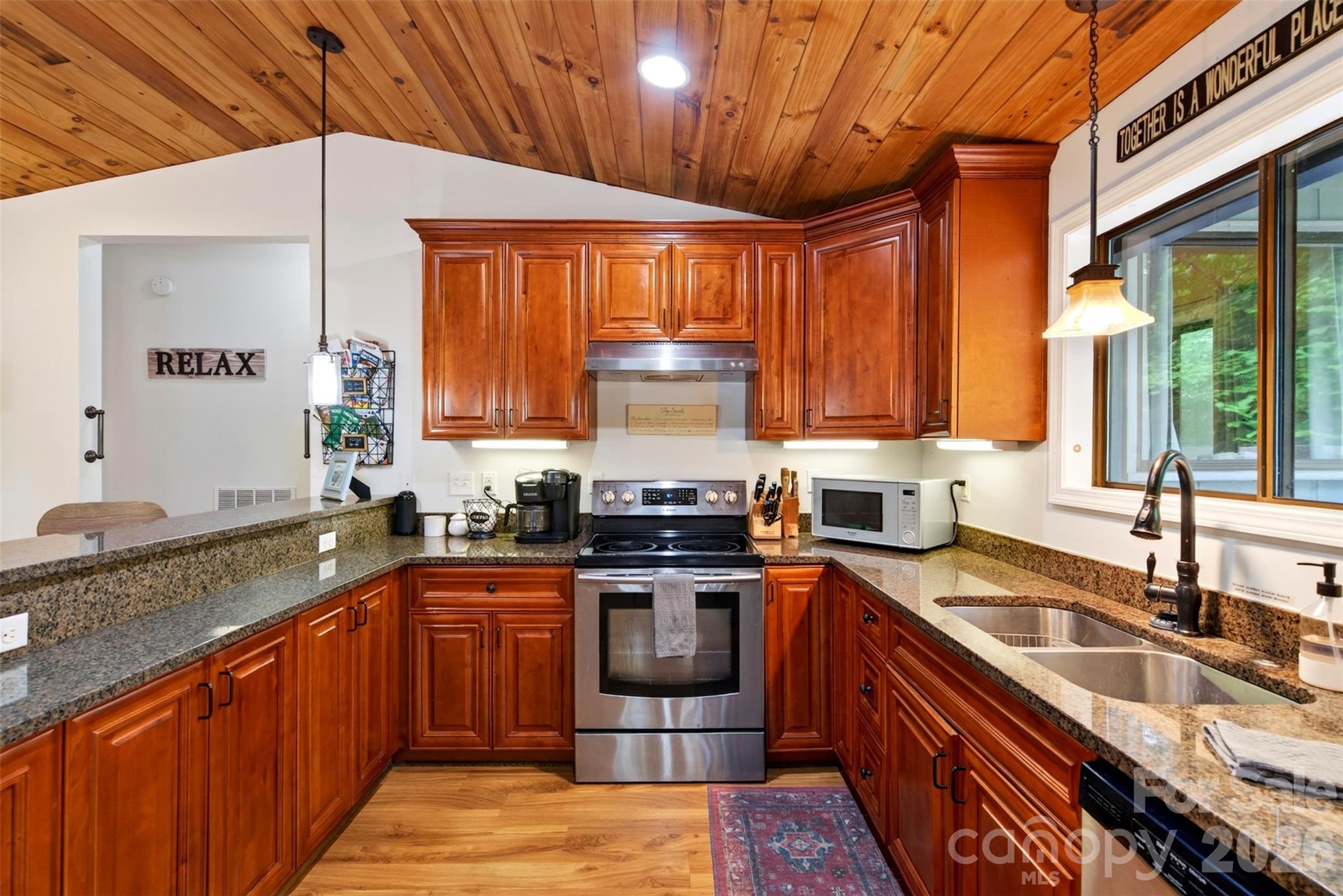 2 Bear Rock Loop Road — Hendersonville