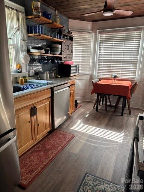 393 Arlington Street — Forest City