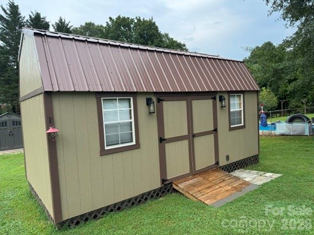 393 Arlington Street — Forest City