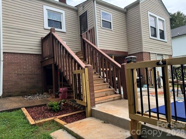 393 Arlington Street — Forest City
