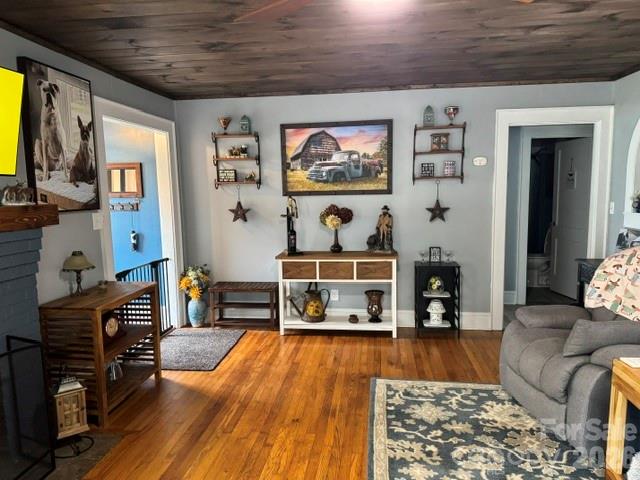 393 Arlington Street — Forest City
