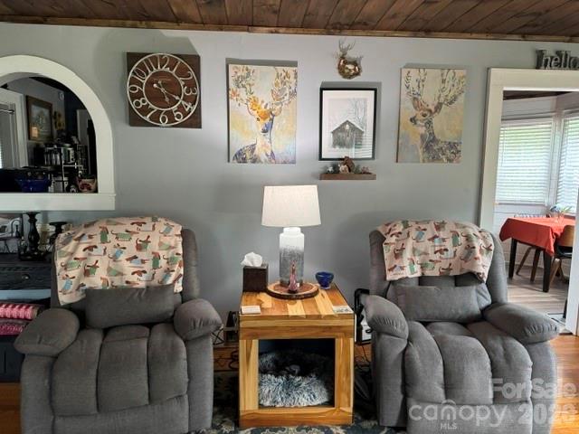 393 Arlington Street — Forest City