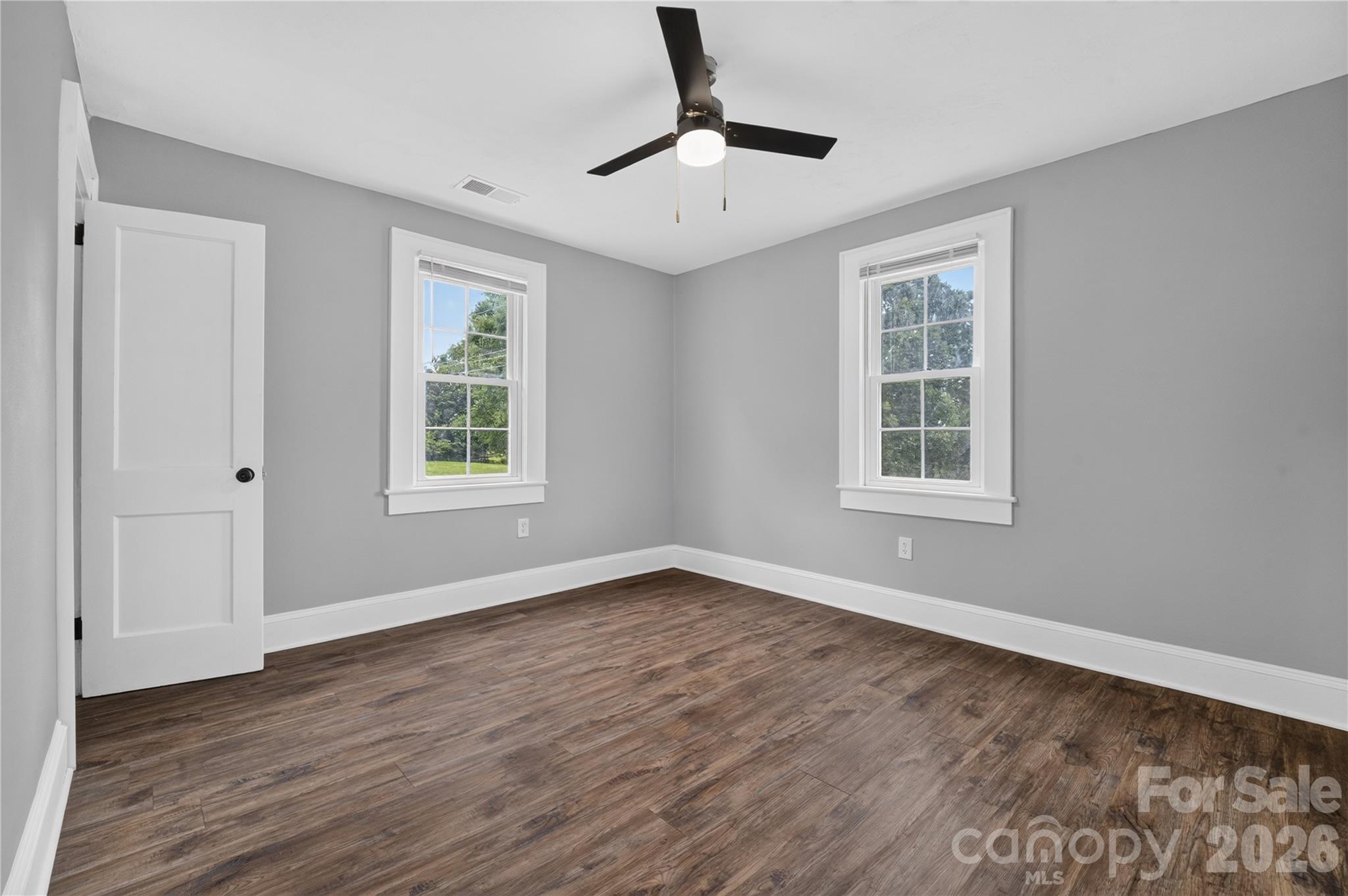 2318 32nd Street NE — Hickory