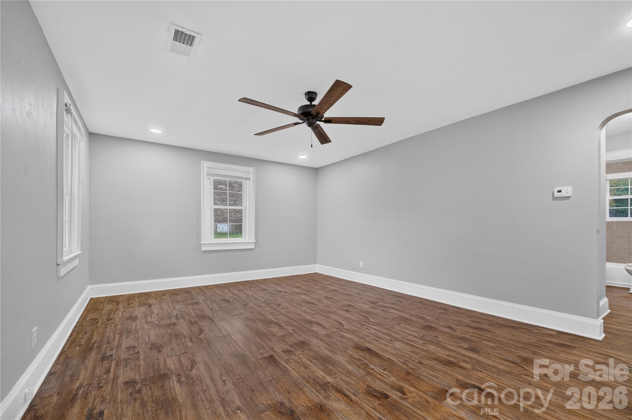 2318 32nd Street NE — Hickory