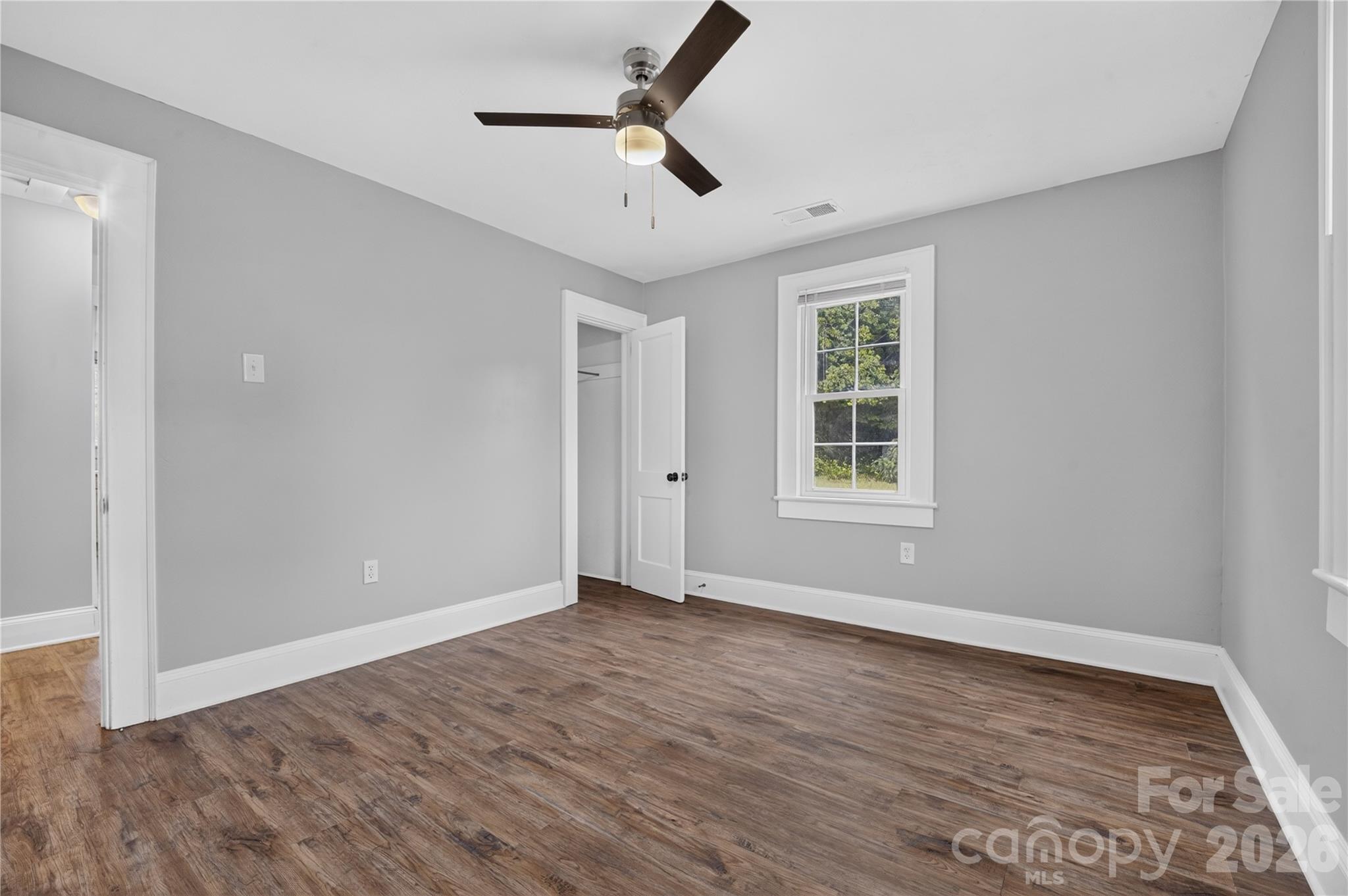 2318 32nd Street NE — Hickory