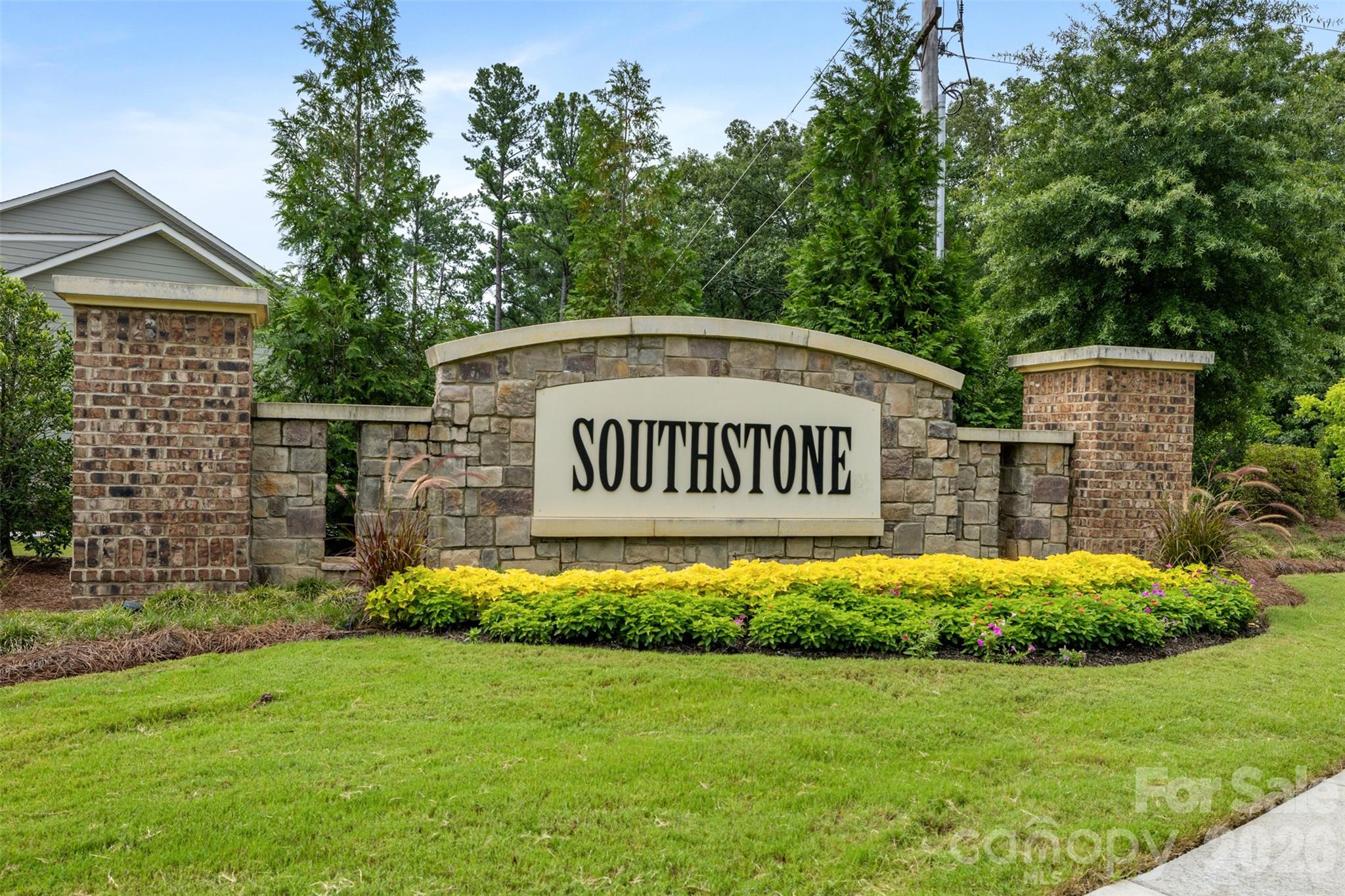 618 Hinterland Lane — Matthews