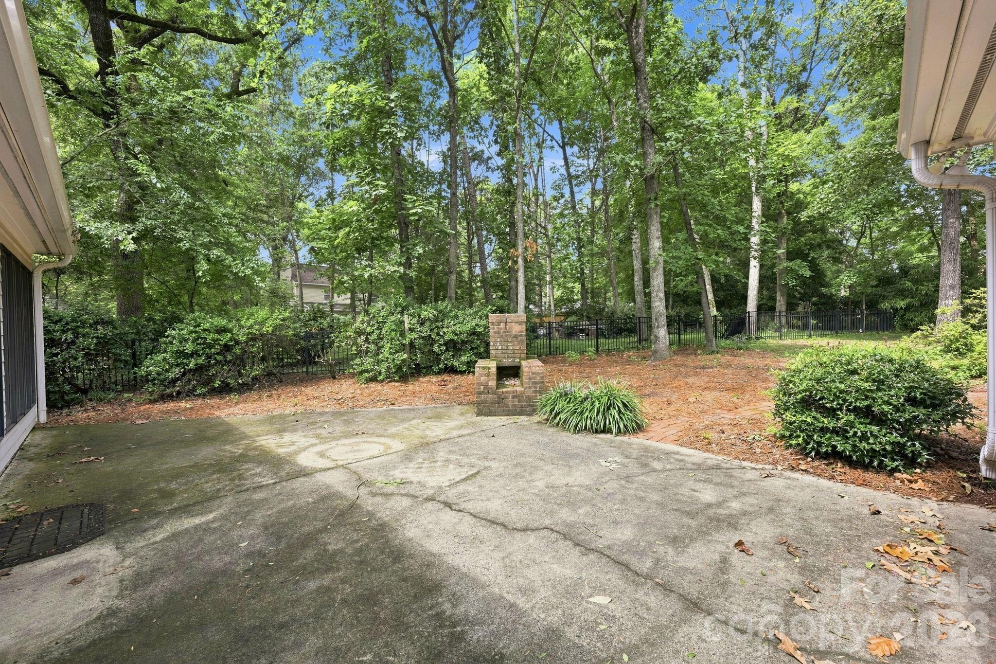 3528 Broadfield Road — Charlotte