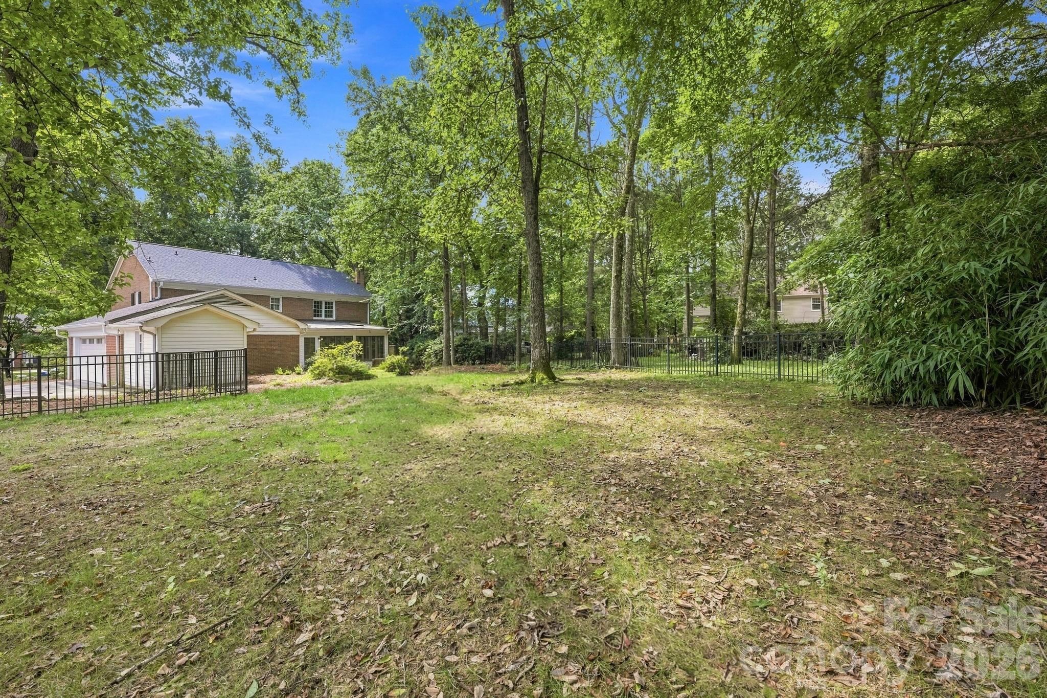 3528 Broadfield Road — Charlotte