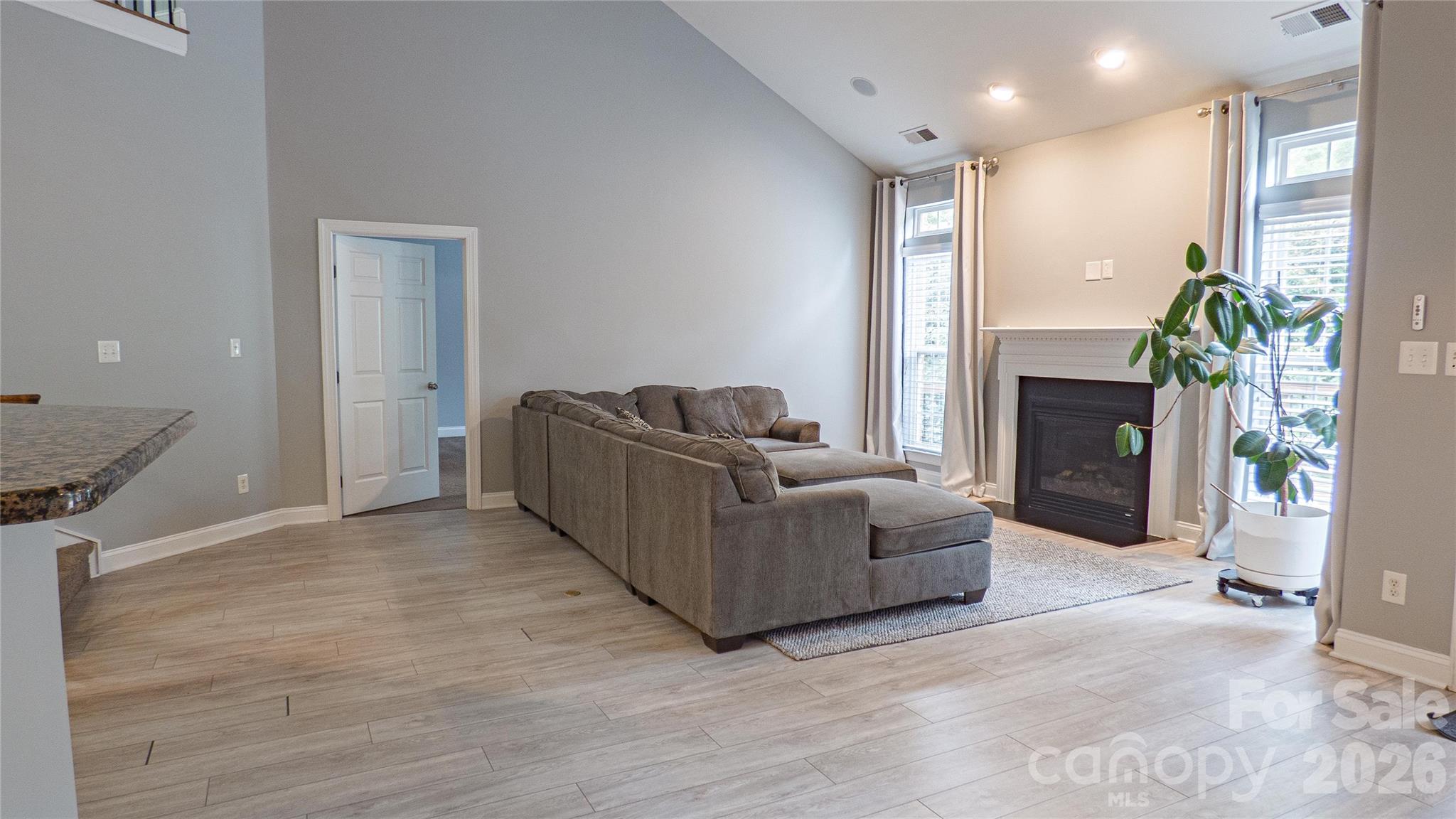 2262 NW Donnington Lane NW — Concord