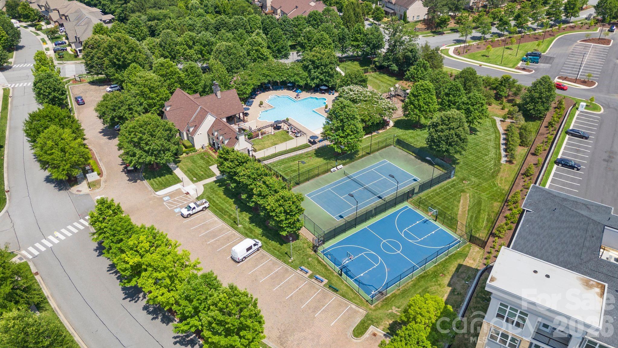 2262 NW Donnington Lane NW — Concord