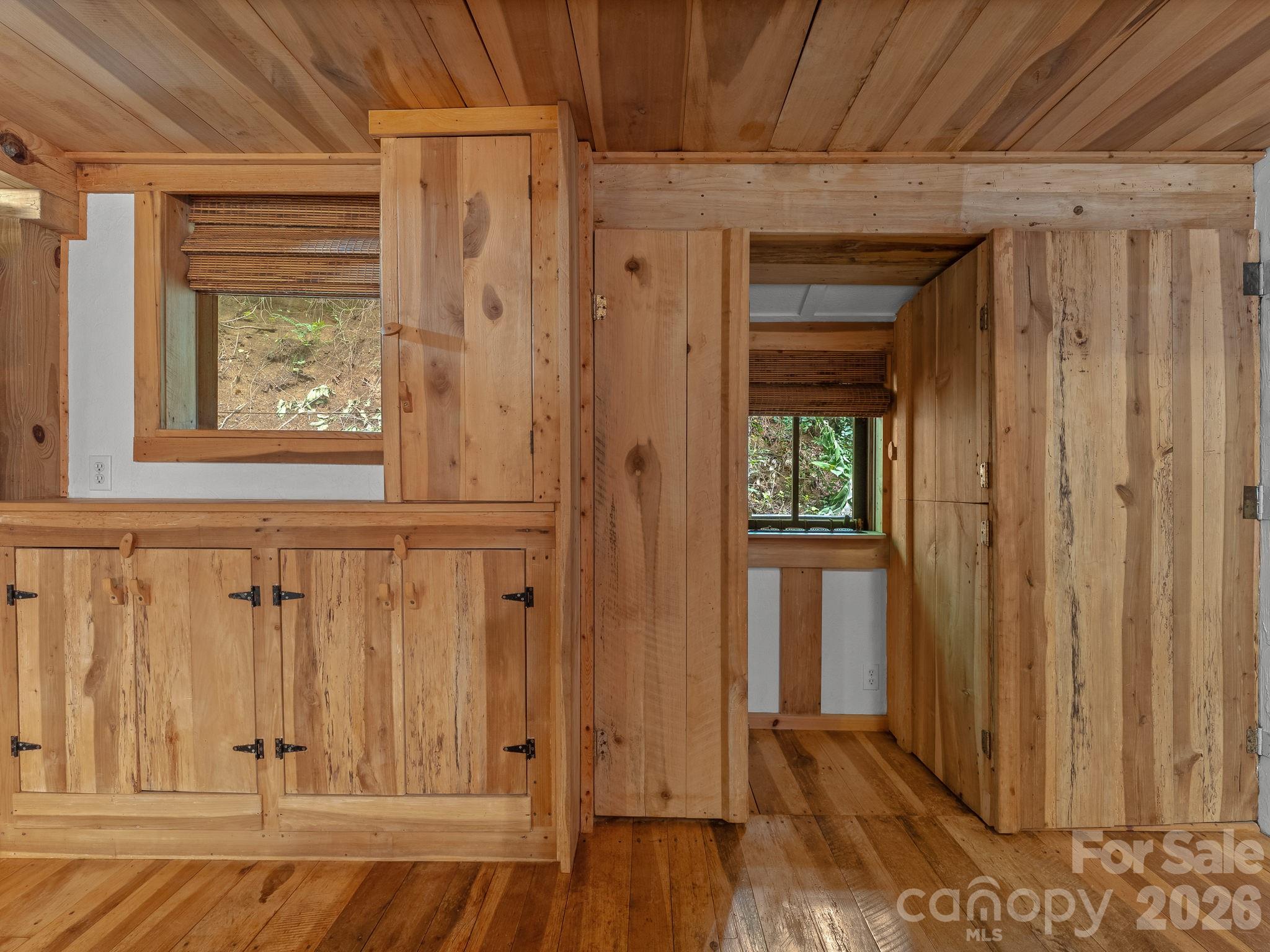 1051 Frost Road — Saluda