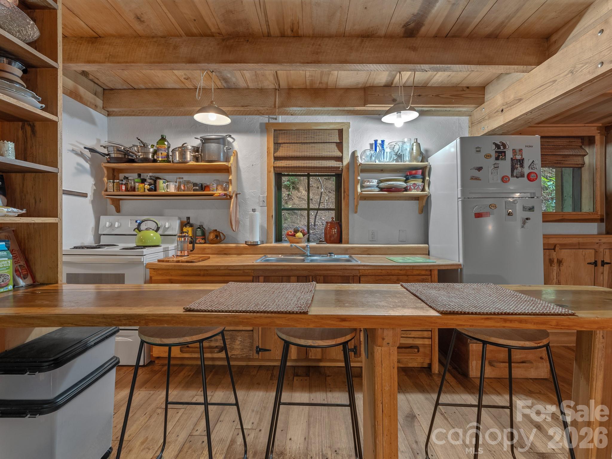 1051 Frost Road — Saluda