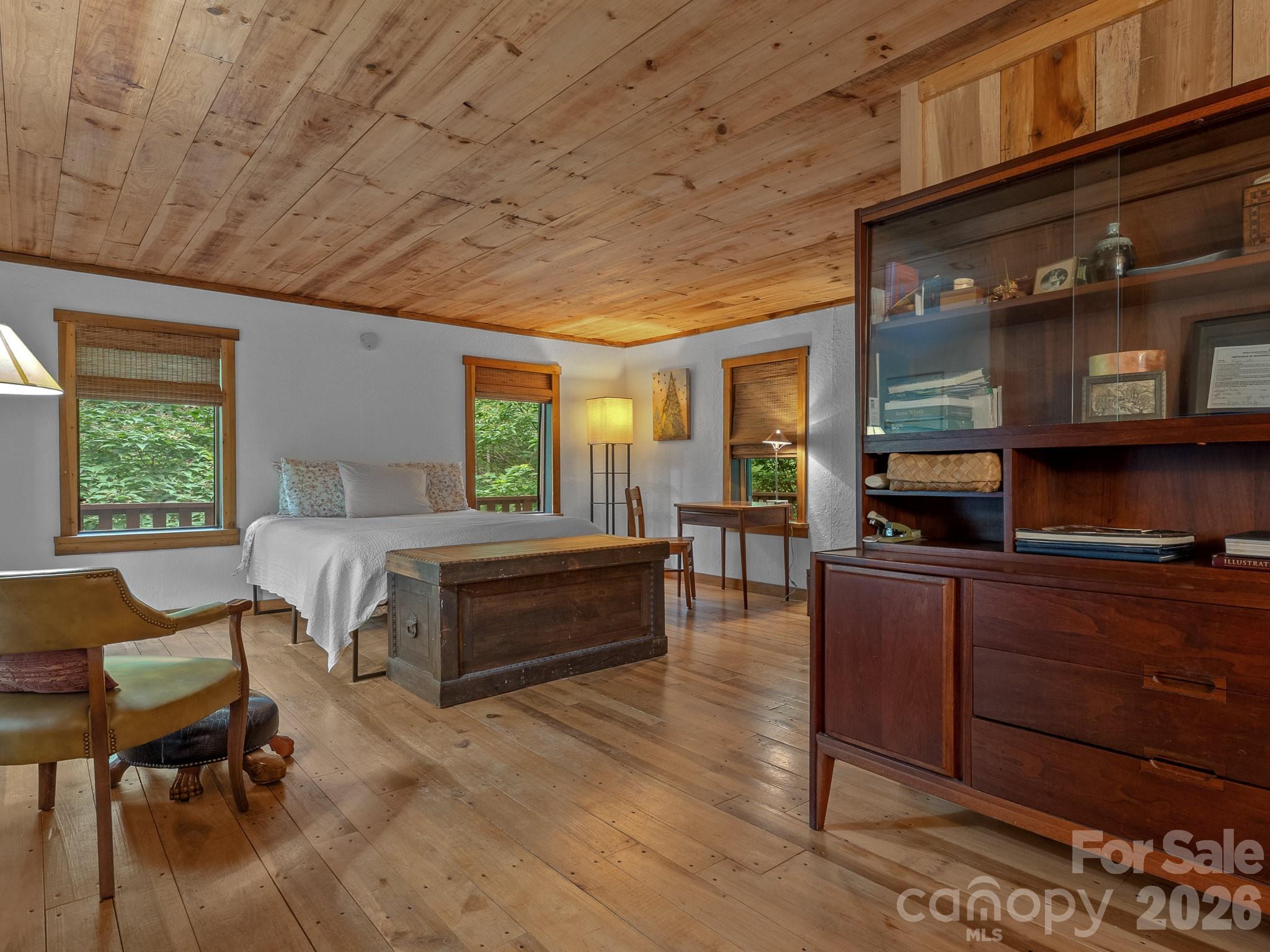1051 Frost Road — Saluda