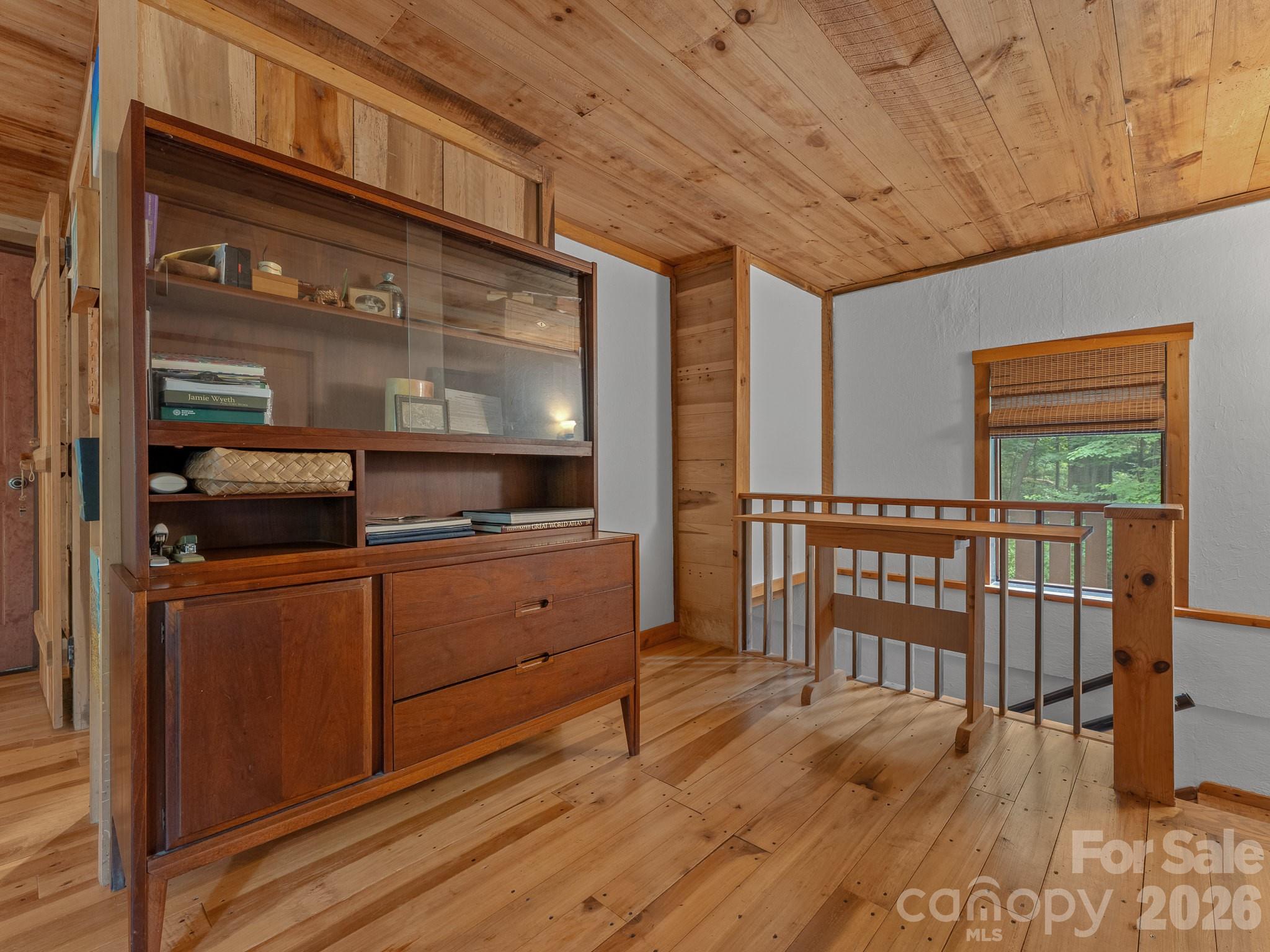 1051 Frost Road — Saluda