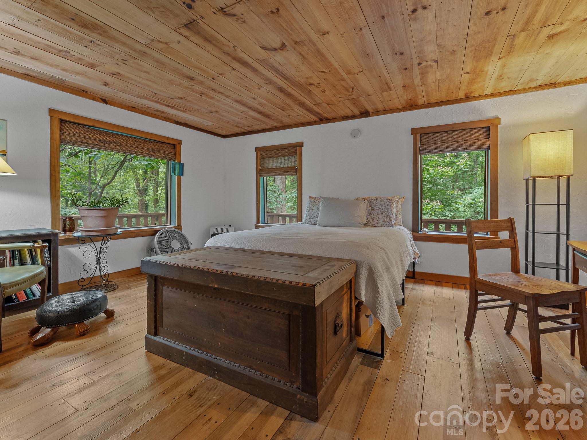 1051 Frost Road — Saluda