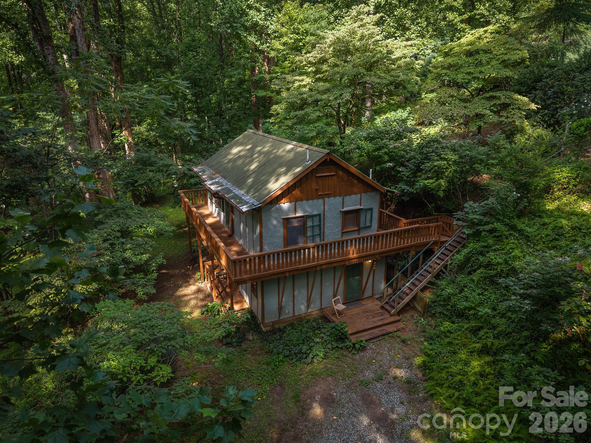 1051 Frost Road — Saluda
