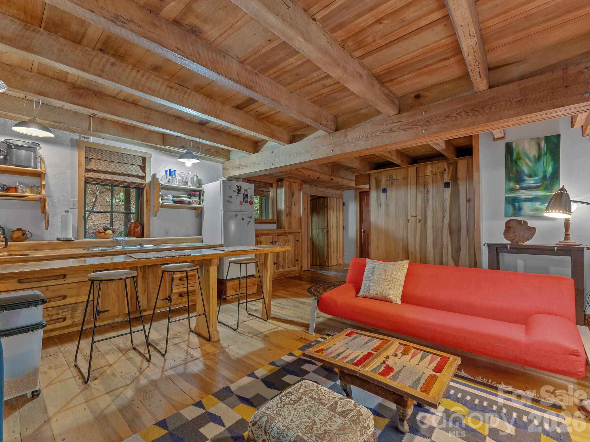 1051 Frost Road — Saluda