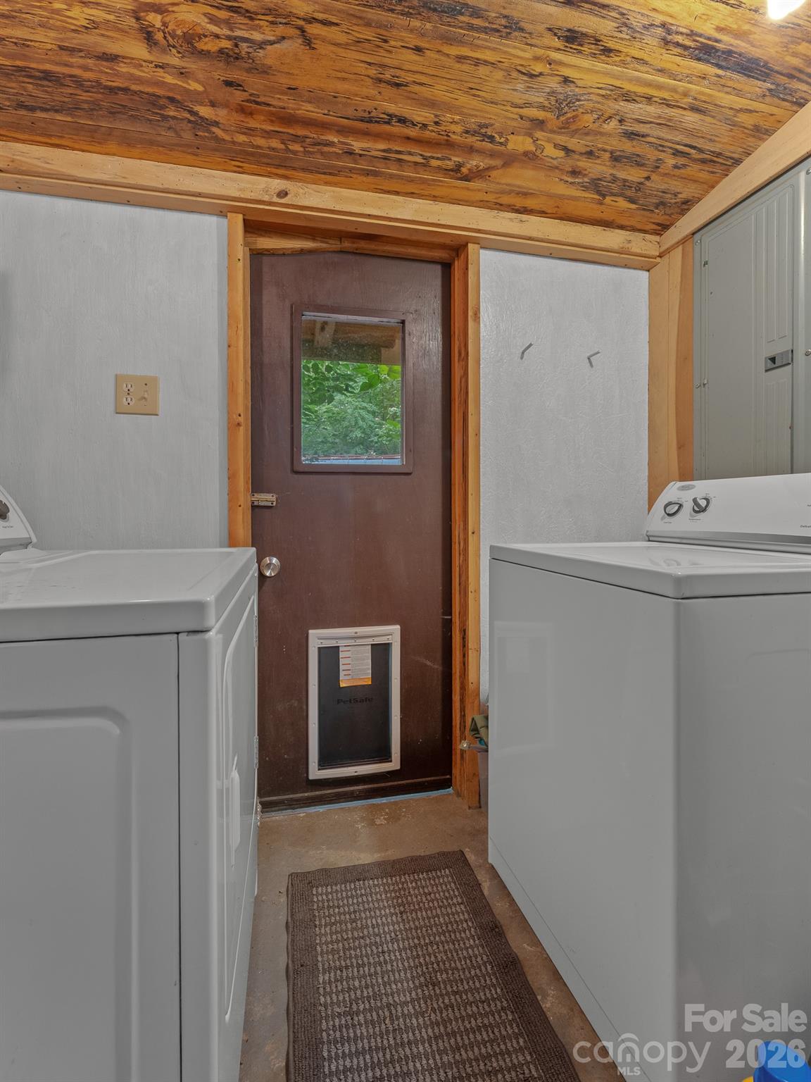 1051 Frost Road — Saluda