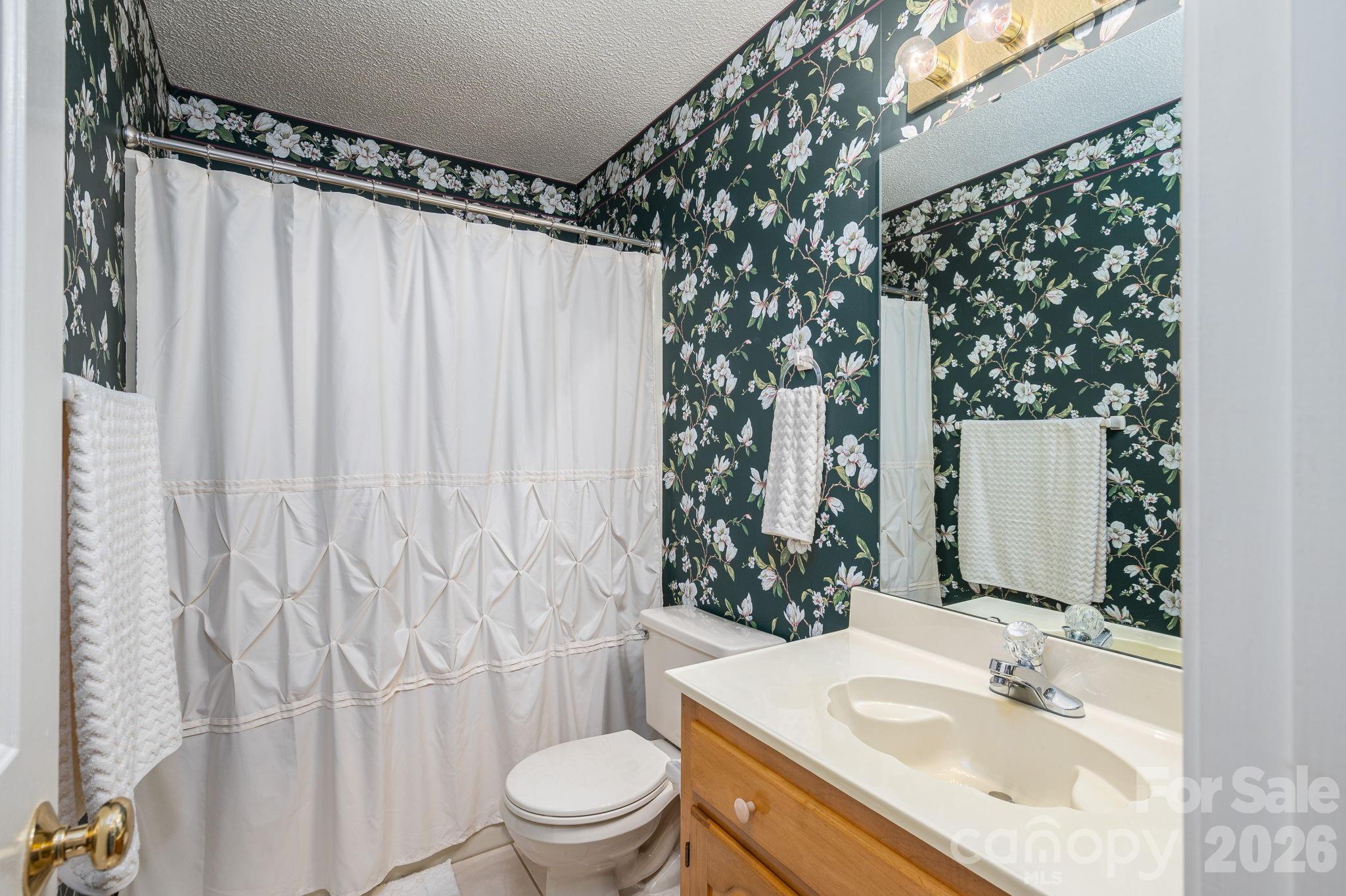 2928 Palmer Drive NE — Conover