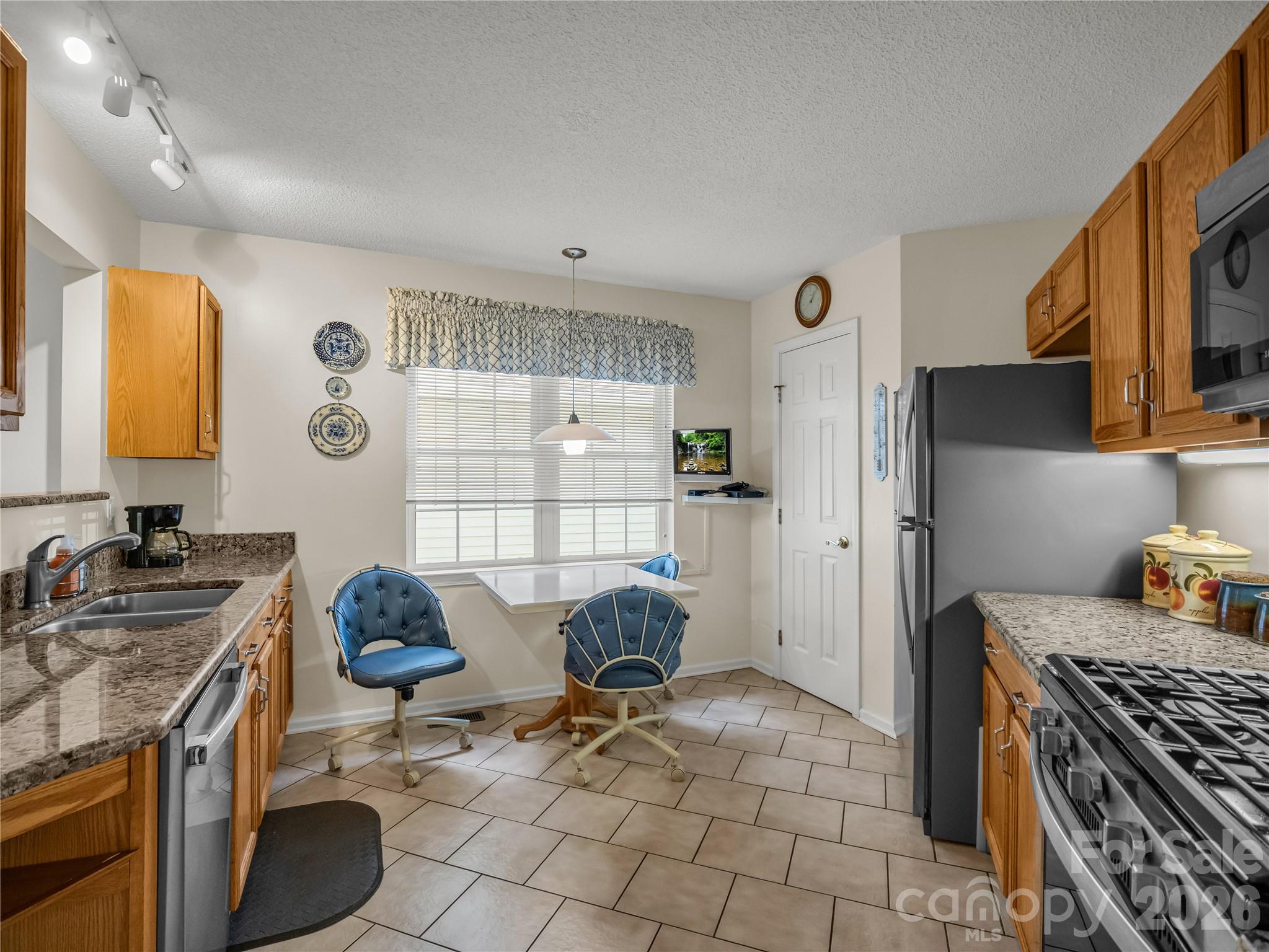 311 Ewarts Hill Road — Hendersonville