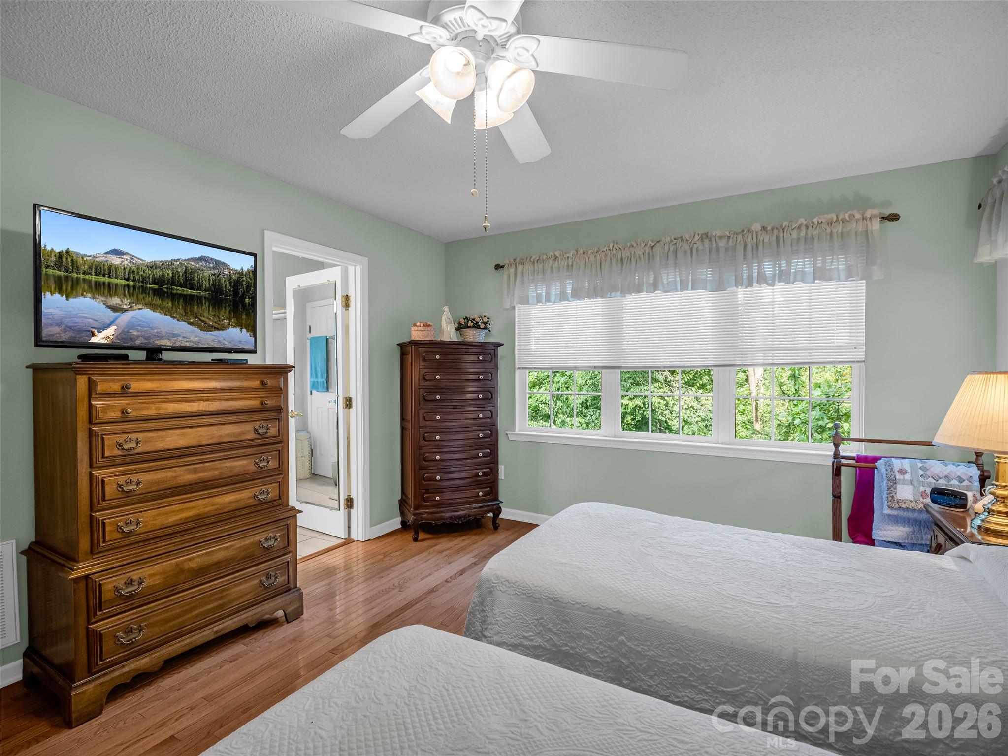 311 Ewarts Hill Road — Hendersonville