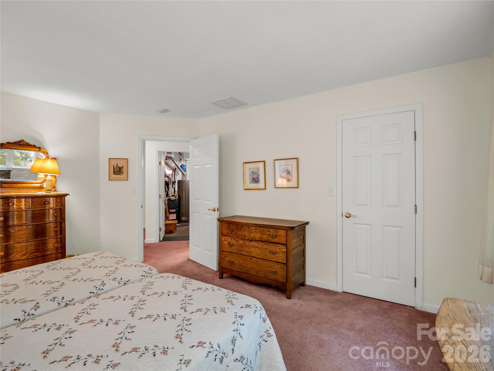 311 Ewarts Hill Road — Hendersonville
