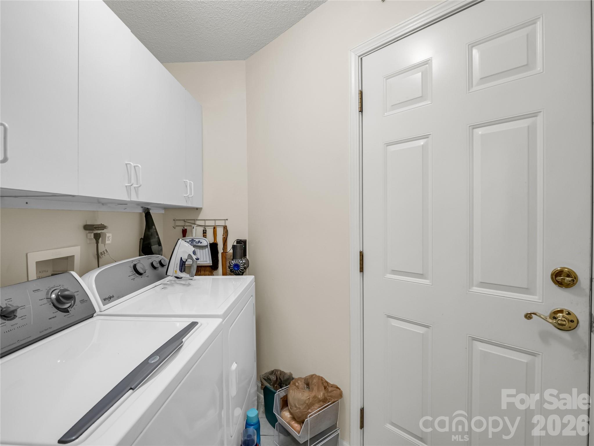 311 Ewarts Hill Road — Hendersonville