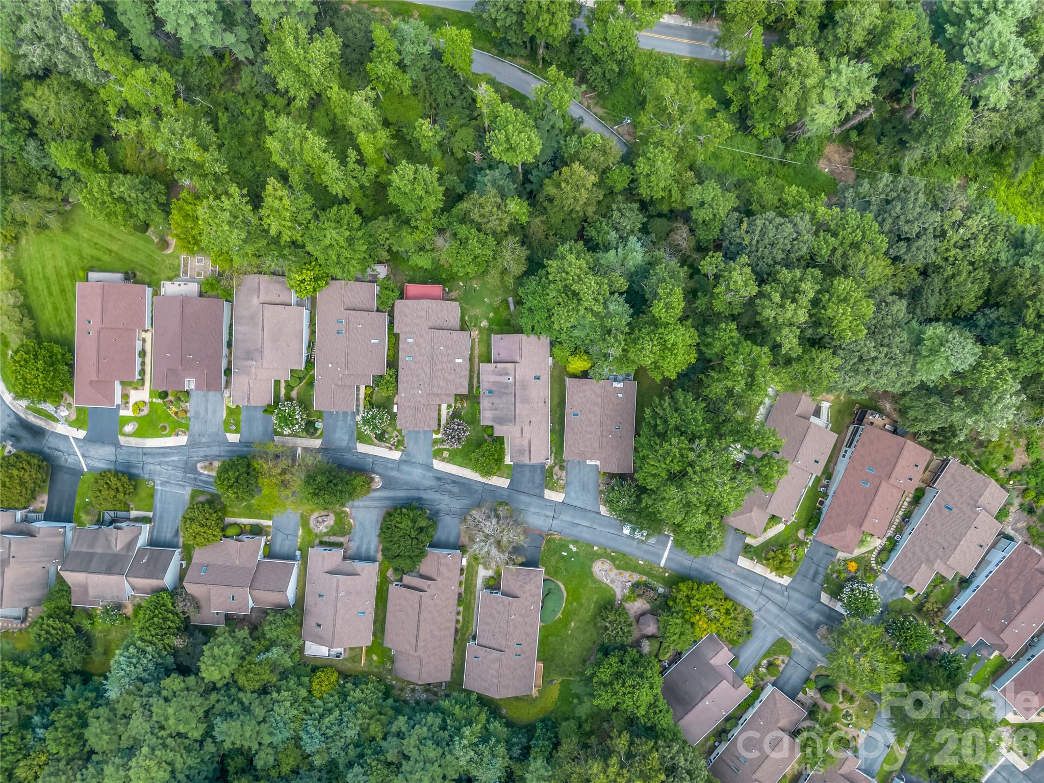 311 Ewarts Hill Road — Hendersonville