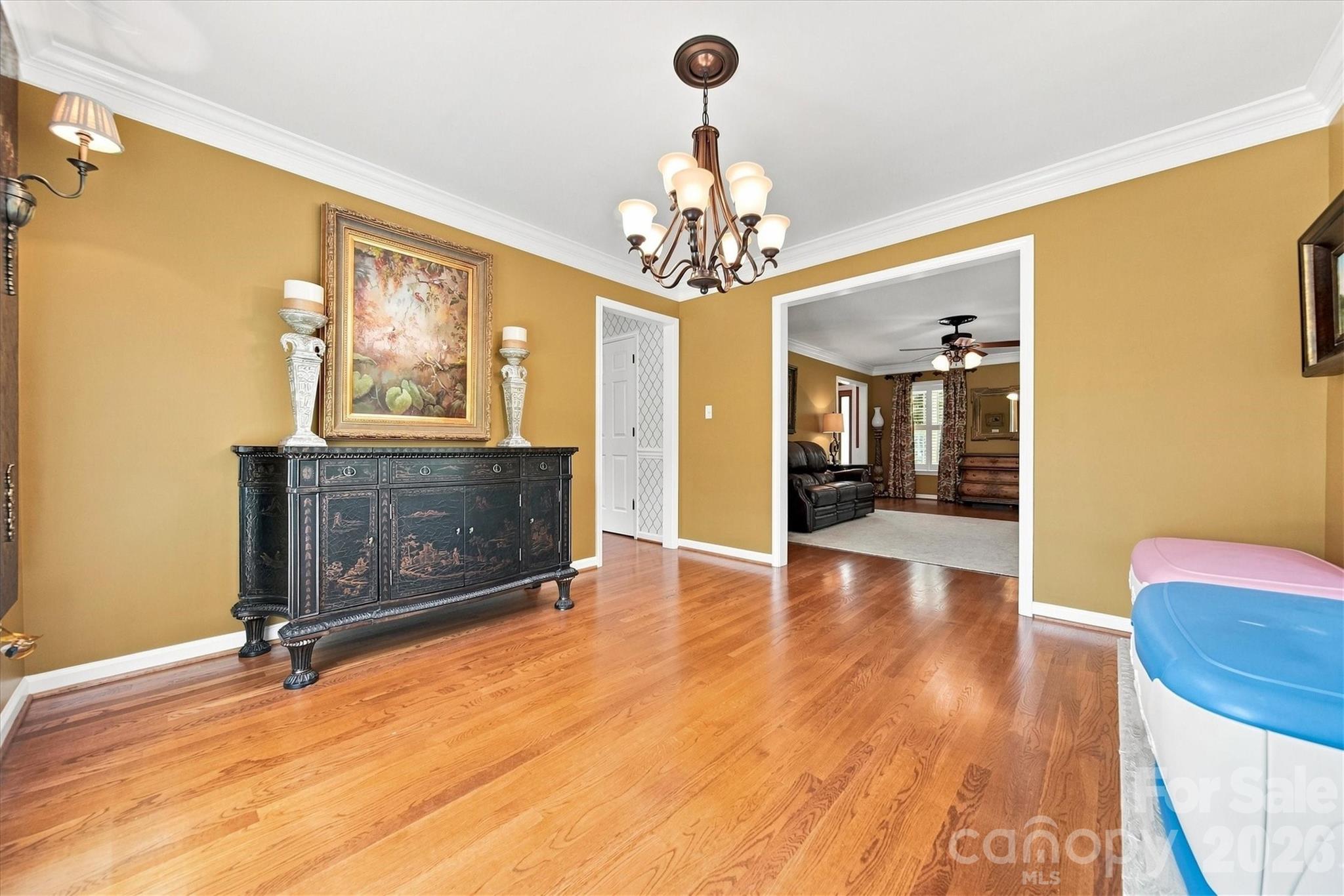 85 Charleston Court — Hickory
