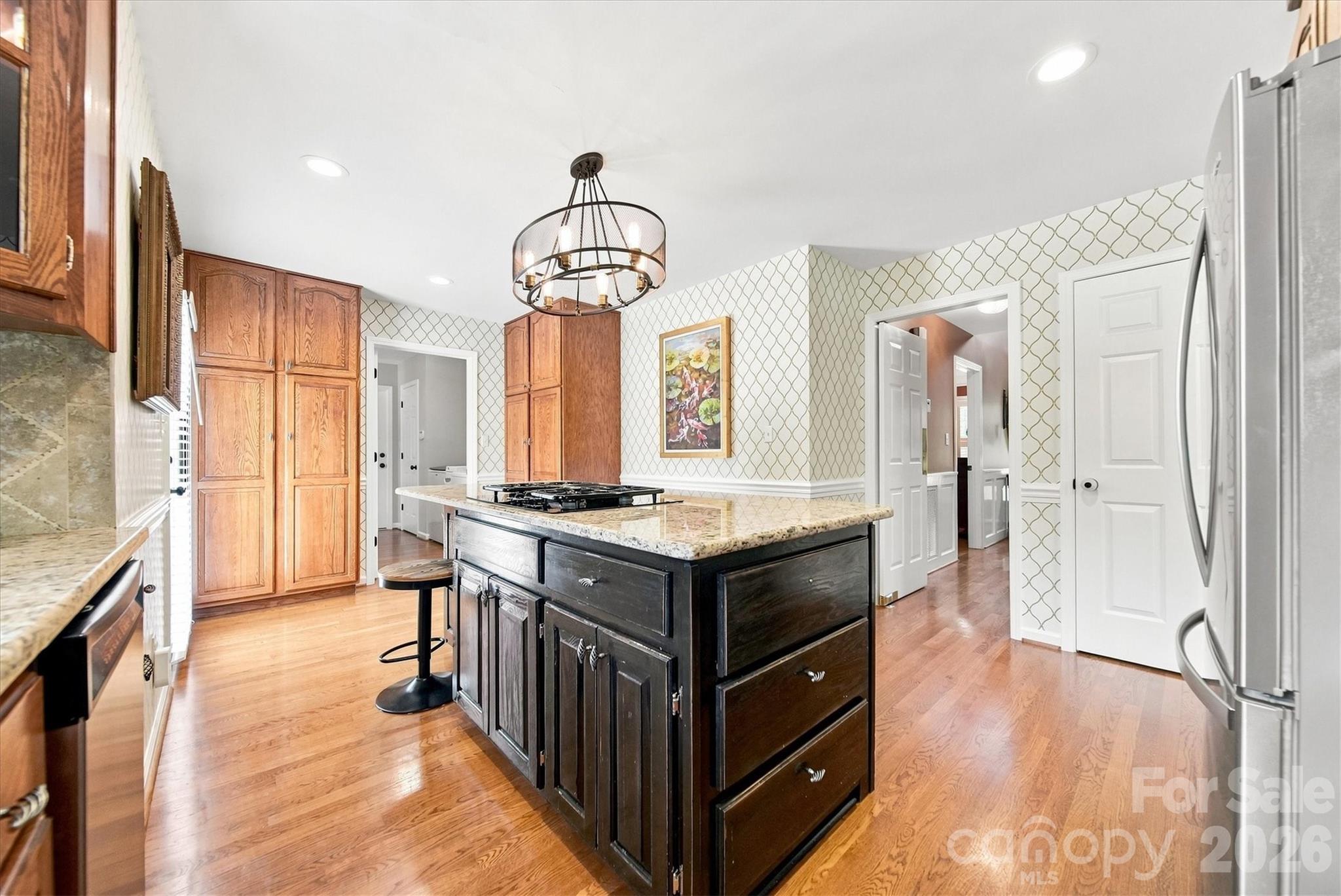 85 Charleston Court — Hickory