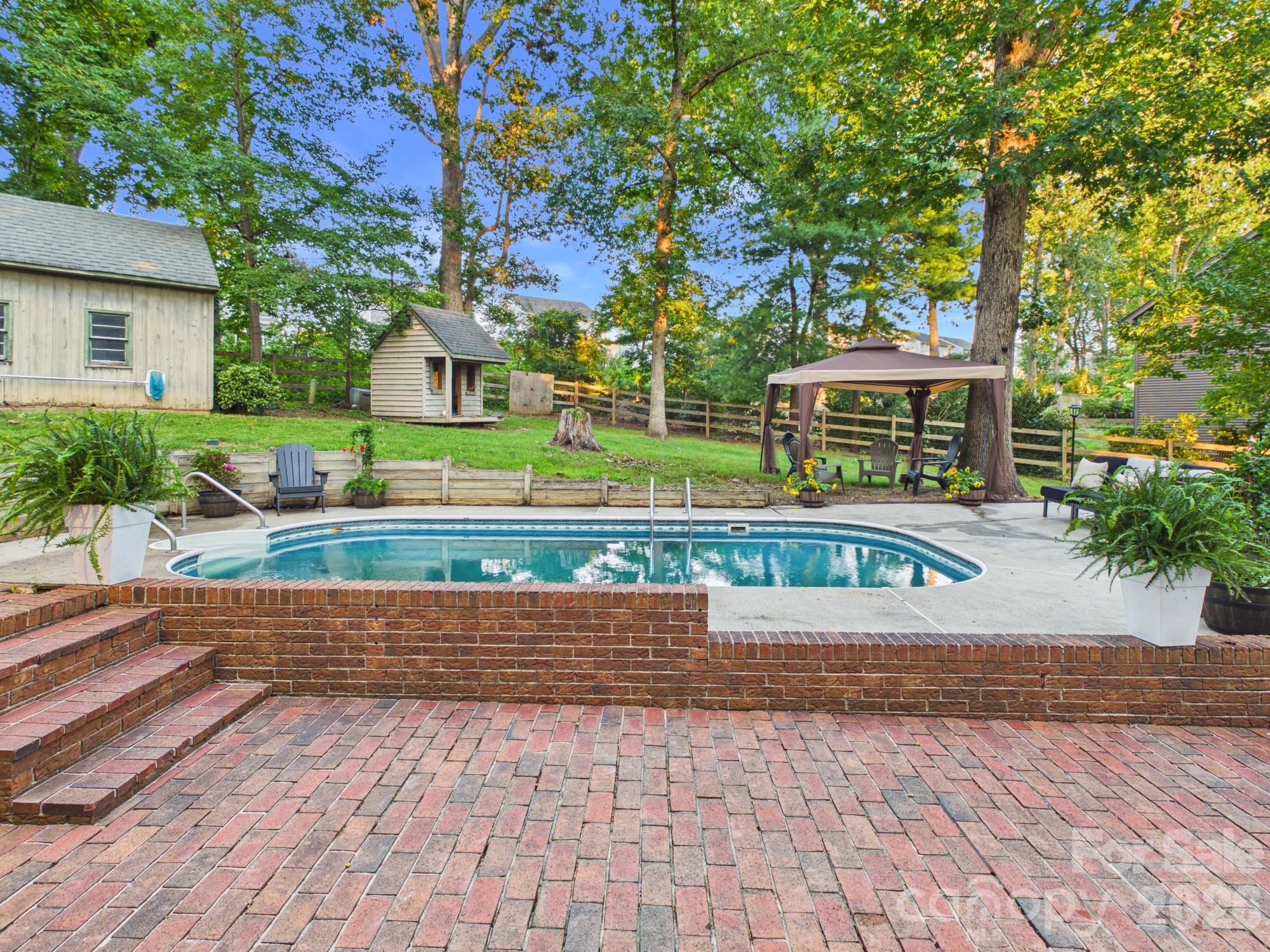 3750 11th Street NE — Hickory