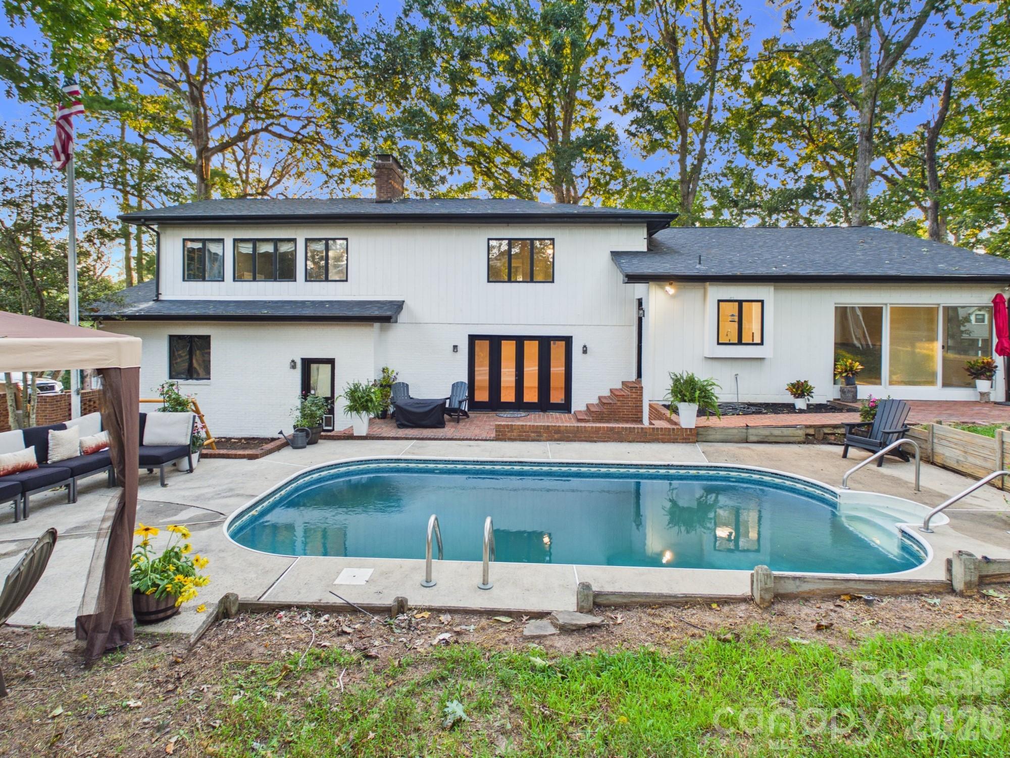 3750 11th Street NE — Hickory